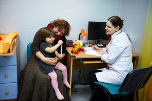 Прием педиатра в детской поликлиники, детском медицинском центре